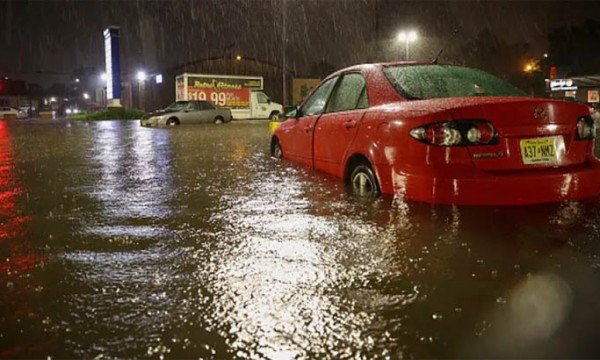 অতিবৃষ্টি-বন্যায় যুক্তরাষ্ট্রে ৪৬ মৃত্যু