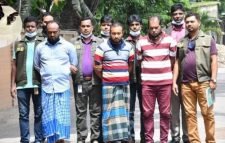 শনিবার ডাকাতির দিন, টার্গেট মানি এক্সচেঞ্জ