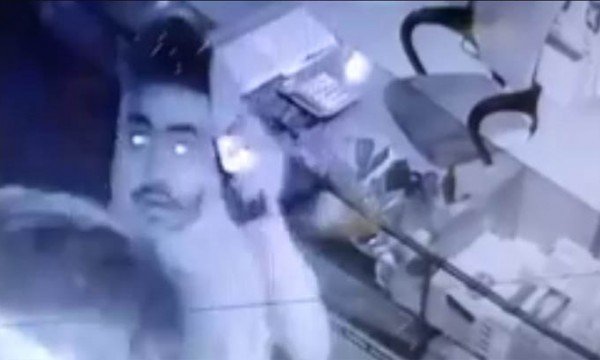 তাহিরপুরে মোবাইলের দোকানে চুরির ঘটনায় আটক ৪