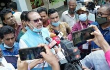 এজেন্টদের মারধর, জোরপূর্বক নৌকায় ভোট দেওয়ার অভিযোগ আতিকের