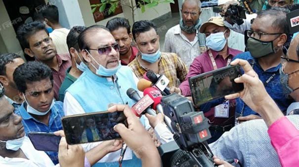 এজেন্টদের মারধর, জোরপূর্বক নৌকায় ভোট দেওয়ার অভিযোগ আতিকের