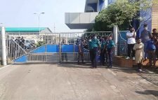 বিমানবন্দরে পুলিশী বাধার মুখে সিলেট বিএনপি নেতাকর্মী