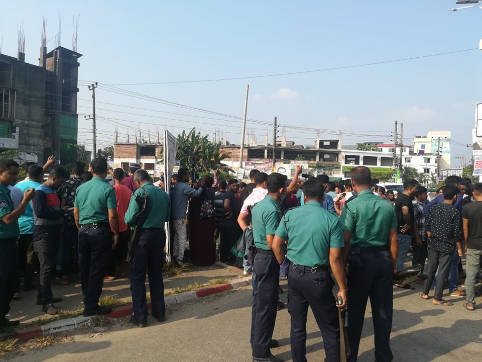 দক্ষিণ সুরমায় কলেজের ছাত্র রাহাত হত্যাকারীদের গ্রেপ্তারের দাবিতে চন্ডিপুলে অবরোধ