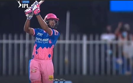 ৮১ মিটারের ছক্কা হাঁকালেন মোস্তাফিজ, ব্যাটিংয়ে গড়লেন রেকর্ড