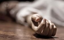 আইনজীবীর পরামর্শ নিয়ে মেয়েকে কুপিয়ে হত্যা