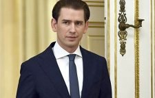 দুর্নীতির অভিযোগ উঠায় পদত্যাগ করলেন অস্ট্রিয়ার চ্যান্সেলর