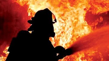 বংশালে রাসায়নিকের দোকানে আগুন