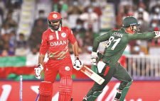 ওমান জয়ে স্বস্তি, টিকে থাকলো বাংলাদেশ