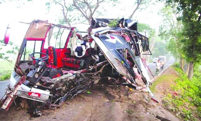 ৬ বছরে সড়কে প্রাণ হারিয়েছেন ৪৩,৮৫৬