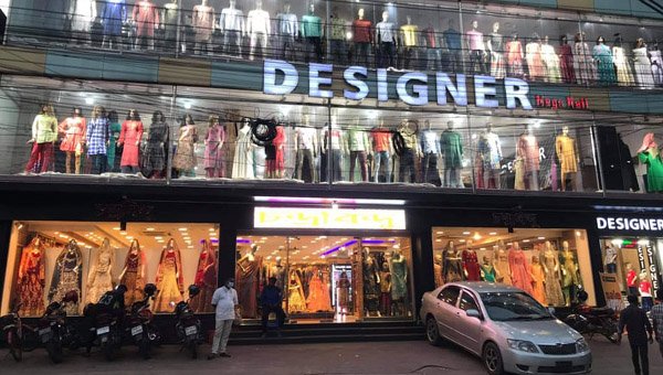 সিলেটে জমে উঠেছে পূজার বাজার