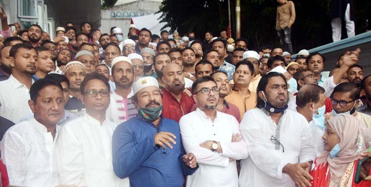 মাজার জিয়ারতের মাধ্যমে সিলেট মহানগর বিএনপির আনুষ্ঠানিক কার্যক্রম শুরু