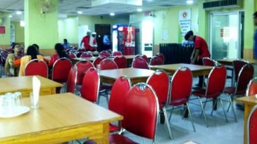 দ্রব্যমূল্য বাড়ায় বিপাকে রেস্তোরাঁ মালিকরা