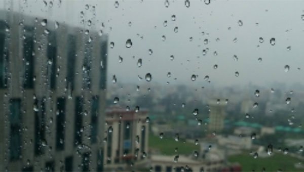 সিলেটে এক পশলা বৃষ্টিতে স্বস্তির নিঃশ্বাস