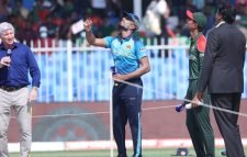 টস হেরে ব্যাটিংয়ে বাংলাদেশ