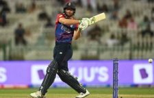 ৫৩ রানে ২ উইকেট হারাল ইংল্যান্ড