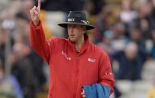 বিশ্বকাপে বায়ো-বাবল ভেঙে নিষিদ্ধ ইংলিশ আম্পায়ার