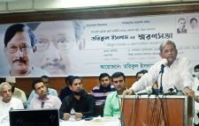 রাজপথে নামার বিকল্প নেই: ফখরুল