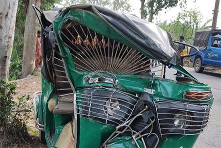 কচুয়ায় ট্রাক চাপায় দুই অটোরিকশা আরোহী নিহত