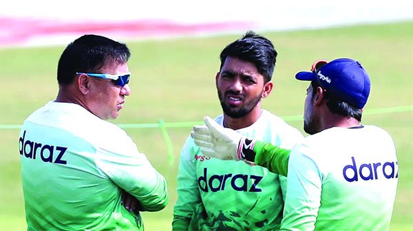 ‘কান বন্ধ’ রেখে কঠিন চ্যালেঞ্জে মুমিনুল