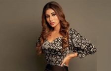 জানুয়ারিতে বিয়ে করছেন মৌনি