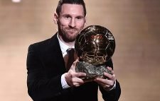 মেসির হাতে সপ্তম ব্যালন ডি’অর