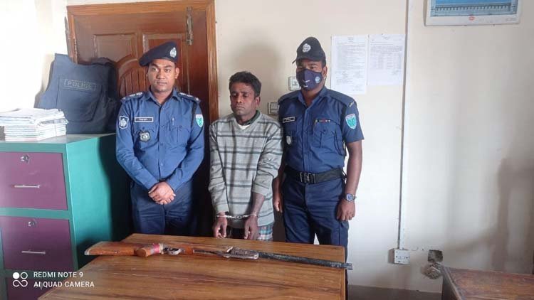 জগন্নাথপুরে পুলিশের অভিযানে অস্ত্র উদ্ধার