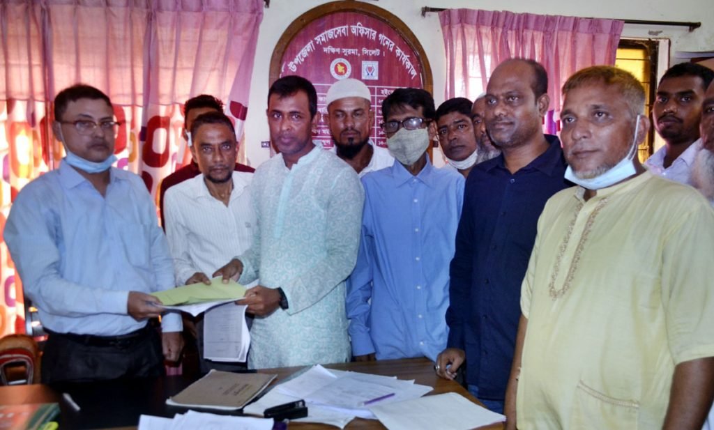 লালাবাজার ইউপি’র ৭নং ওয়ার্ডের মেম্বার প্রার্থী নজরুল ইসলামের মনোনয়নপত্র জমা