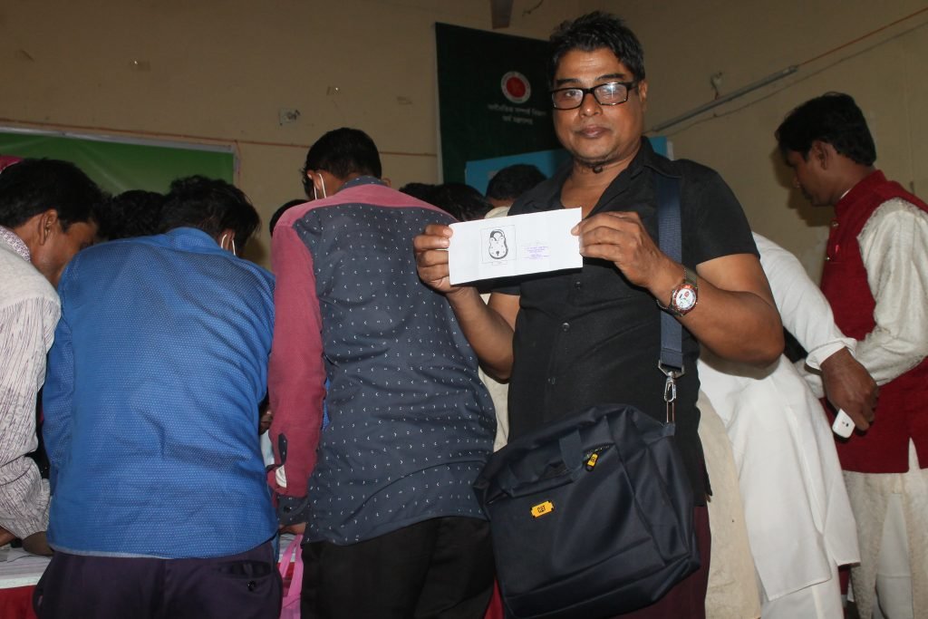 লালাবাজার ইউপি’র ৮ নং ওয়ার্ডের মেম্বার প্রার্থী রৌশন আহমদ তালা প্রতিক পেলেন