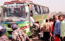 নতুন ভাড়ায় চলছে পরিবহণ, বলির পাঠা জনগন