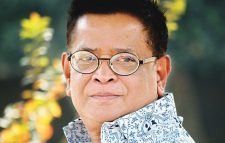 আজ কথাশিল্পী হুমায়ূন আহমেদের জন্মদিন