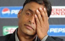 শোয়েব আখতারের কাছে সাড়ে ৫ কোটি টাকা ক্ষতিপূরণ দাবি