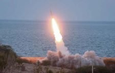 ইসরাইলকে সতর্ক করে ১৬টি মিসাইল ছুড়ল ইরান