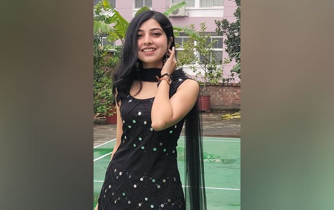 বিচারকার্য নিয়ে ব্যস্ত পড়শী