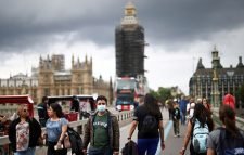 ইংল্যান্ডে প্রতি ৬০ জনে একজন কোভিড আক্রান্ত