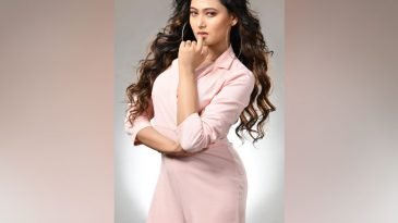 বিরতিতে অধরা