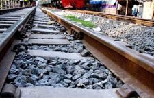 ছেলের জীবন বাঁচিয়ে প্রাণ দিলেন বাবা