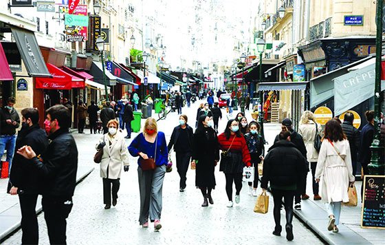 ইউরোপ-আমেরিকায় করোনার ঢেউ, ভারতেও বাড়ছে