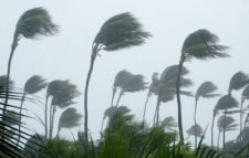 রাত ১টার মধ্যে ৬০থেকে ৮০ কি.মি. বেগে ঝড়ের পূর্বাভাস