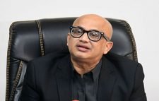 এবার দলীয় পদ হারালেন ডা. মুরাদ হাসান