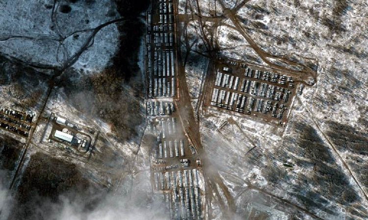 ইউক্রেন সীমান্তে কাছে রাশিয়ার সাময়িক বাহিনী সাজাচ্ছে কী কারণে