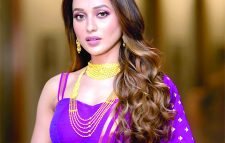 দ্বিধায় মিমি