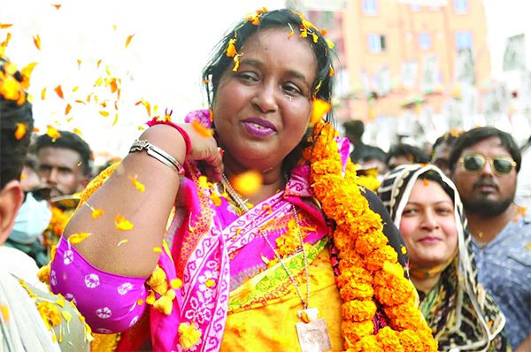 নিজস্ব বলয়ের লোকজন নিয়েই ছুটছেন আইভী