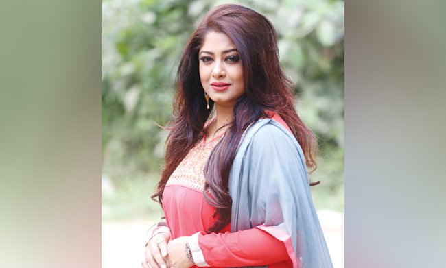 মুখ খুললেন মৌসুমী