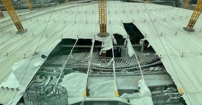 ‘ইউনিস’ ঝড়ে লণ্ডভণ্ড ব্রিটেন ৮০টি ফ্লাইট বাতিল