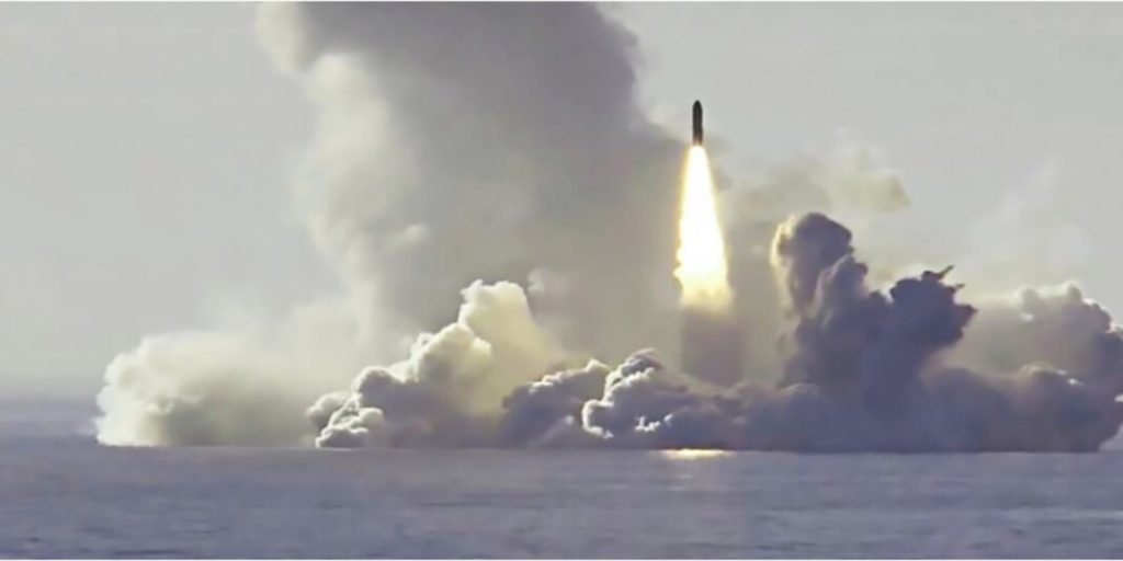 তীব্র উত্তেজনার মাঝে হাইপারসনিক ক্ষেপণাস্ত্রের মহড়া রাশিয়ার