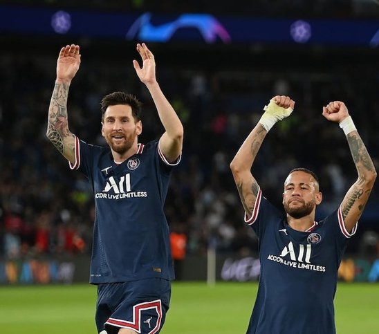 রাতে মাঠে নামছে মেসি-নেইমাররা