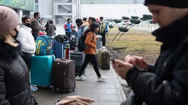 ইউক্রেন থেকে বাংলাদেশিদের সাবধানে পোল্যান্ড যাওয়ার পরামর্শ