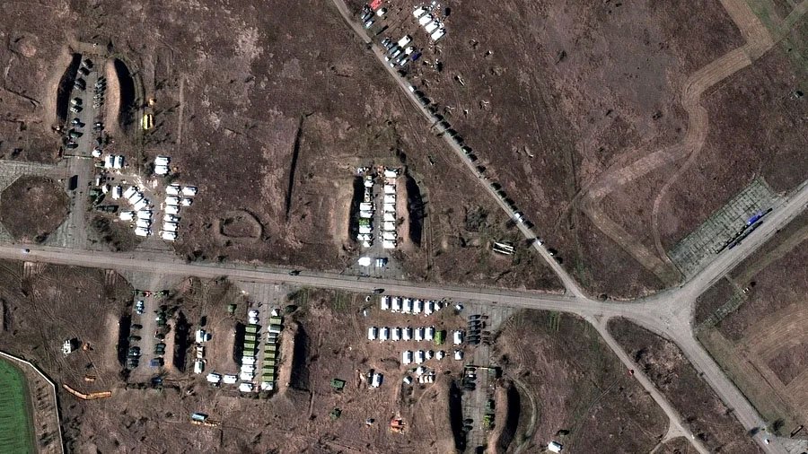 ইউক্রেনকে ঘিরে ফেলেছে রাশিয়া