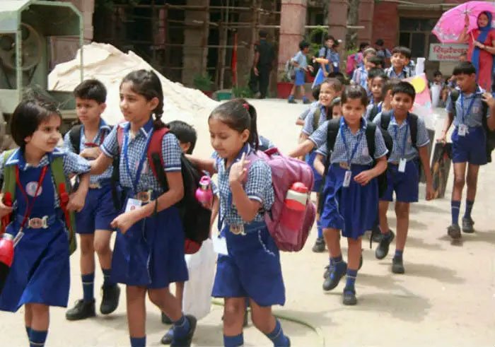 তাপমাত্রা ১০ ডিগ্রির নিচে নামলে প্রাথমিক ও মাধ্যমিক বিদ্যালয় বন্ধ