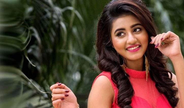 কুরুচিকর মন্তব্যের পাল্টা জবাব দিলেন স্বস্তিকা